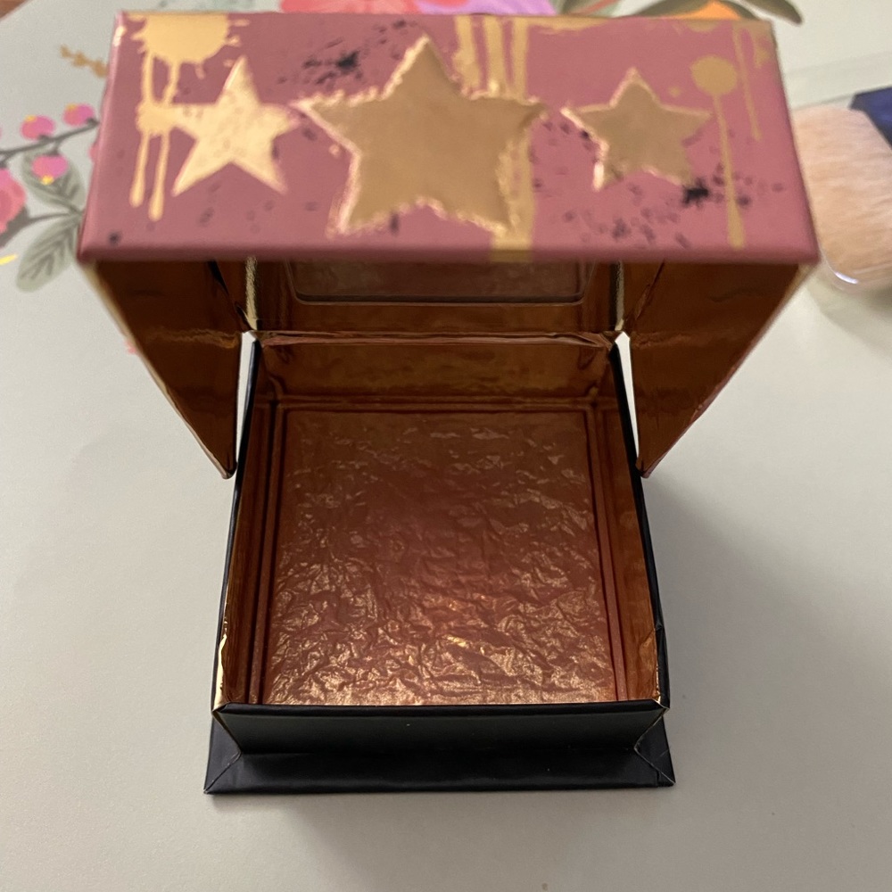 NEW Benefit “Gold Rush Blush”